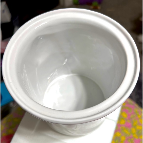 Pure White Lilies Utensils Holder - Picture 4 of 8